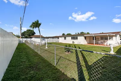 5770 NW 111th St, Hialeah, FL 33012 - Photo 6