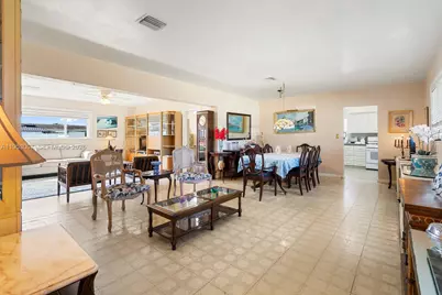 5770 NW 111th St, Hialeah, FL 33012 - Photo 12