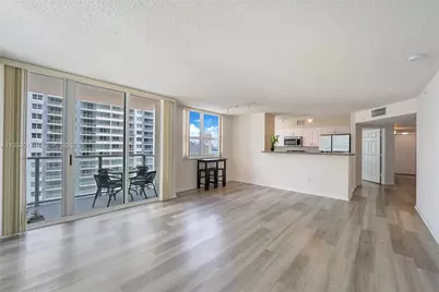 1155 Brickell Bay Dr #1602, Miami, FL 33131 - Photo 10