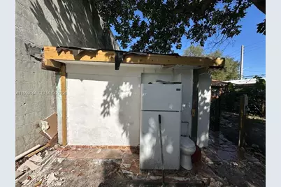 110 NW 52nd St, Miami, FL 33127 - Photo 40