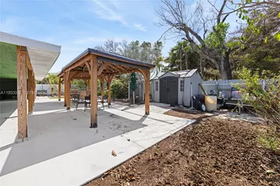 1526 NE 4th Terrace, Cape Coral, FL 33909 - Photo 30