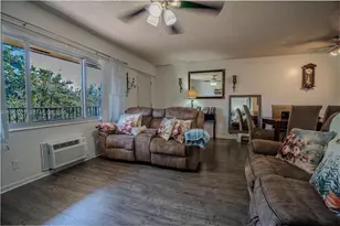 251 SW 134th Way, Pembroke Pines, FL 33027 - Photo 6