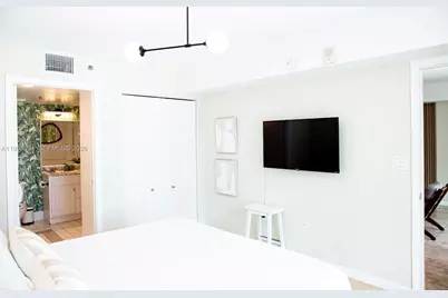 1200 Brickell Bay Dr #3215, Miami, FL 33131 - Photo 12