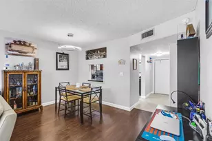 8411 Lagos De Campo Blvd, Tamarac, FL 33321 - Photo 12