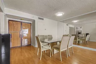 1420 Brickell Bay Dr, Miami, FL 33131 - Photo 4