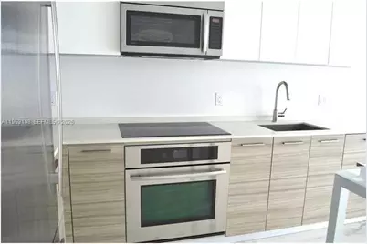 1300 Brickell Bay Dr #3302, Miami, FL 33131 - Photo 8