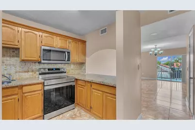 2780 W 76th St #203, Hialeah, FL 33016 - Photo 6