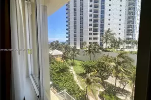 19201 Collins Ave, Sunny Isles Beach, FL 33160 - Photo 10