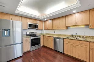 3200 N Port Royale Dr N, Fort Lauderdale, FL 33308 - Photo 14