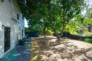 742 NW 70th St, Miami, FL 33150 - Photo 16