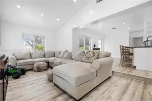 880 Oriole Ave, Miami Springs, FL 33166 - Photo 26