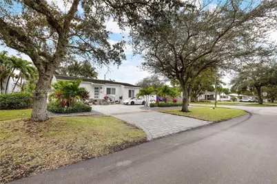 880 Oriole Ave #0, Miami Springs, FL 33166 - Photo 2