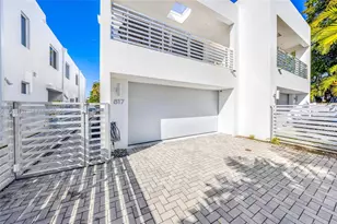 817 NE 17th Way, Fort Lauderdale, FL 33304 - Photo 2