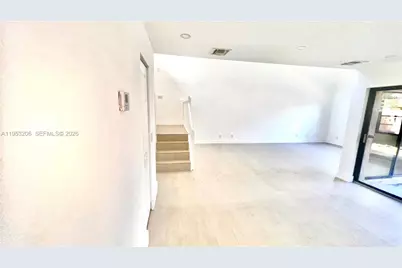 6637 NW 178th Ter, Hialeah, FL 33015 - Photo 8