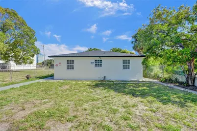 812 13th St, West Palm Beach, FL 33401 - Photo 1