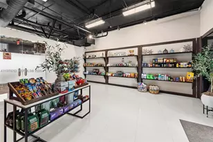 601 NE 36th St, Miami, FL 33137 - Photo 48