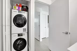 601 NE 36th St, Miami, FL 33137 - Photo 30