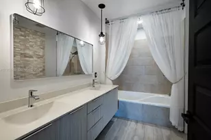 4740 NW 84th Ct, Doral, FL 33166 - Photo 4