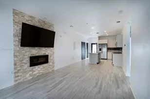 4740 NW 84th Ct, Doral, FL 33166 - Photo 2