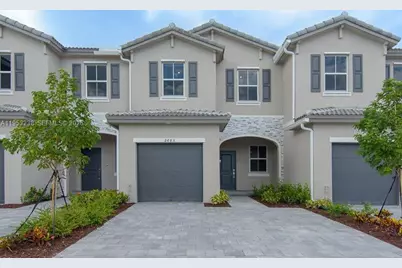 2683 SE 11th St, Homestead, FL 33035 - Photo 1