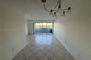 9351 Fontainebleau Blvd, Miami, FL 33172 - Photo 6