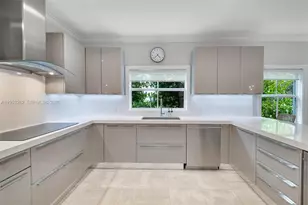 164 W Mashta Dr, Key Biscayne, FL 33149 - Photo 12