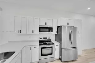 13034 Sheridan Terrace, Wellington, FL 33414 - Photo 8