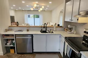 11763 NW 11th St, Pembroke Pines, FL 33026 - Photo 10