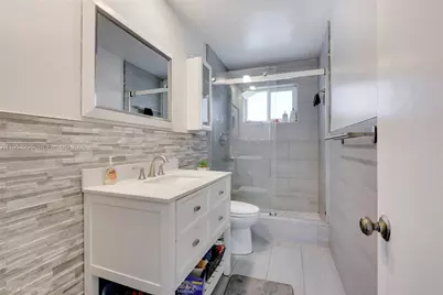 262 SW 54th Ave, Plantation, FL 33317 - Photo 10