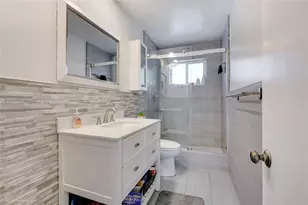 262 SW 54th Ave, Plantation, FL 33317 - Photo 10