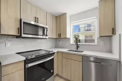 1245 West Ave #404, Miami Beach, FL 33139 - Photo 6