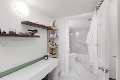 401 Ocean Dr #920, Miami Beach, FL 33139 - Photo 8