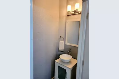 8306 Santa Monica Ave, Tamarac, FL 33321 - Photo 16