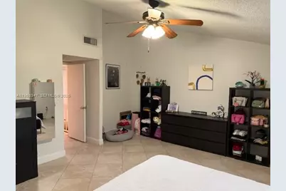 8401 W Sample Rd #14, Coral Springs, FL 33065 - Photo 16