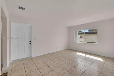 5216 NW 18th Ct #4J, Lauderhill, FL 33313 - Photo 4