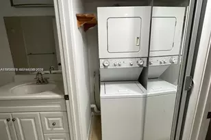 1200 SW 124th Terrace, Pembroke Pines, FL 33027 - Photo 2