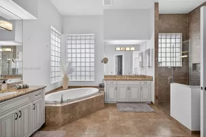 307 Charroux Dr, Palm Beach Gardens, FL 33410 - Photo 40