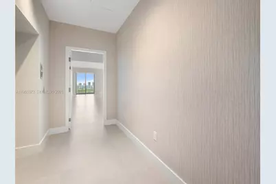 16385 Biscayne Blvd #PH8, North Miami Beach, FL 33160 - Photo 4