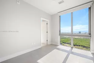 16385 Biscayne Blvd, North Miami Beach, FL 33160 - Photo 20