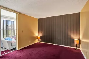 9081 Sunrise Lakes Blvd, Sunrise, FL 33322 - Photo 16