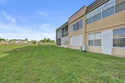 9081 Sunrise Lakes Blvd #107, Sunrise, FL 33322 - Photo 24