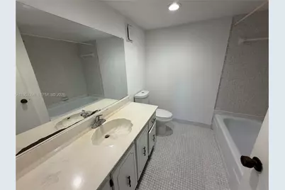 240 Lakeview Dr #308, Weston, FL 33326 - Photo 12