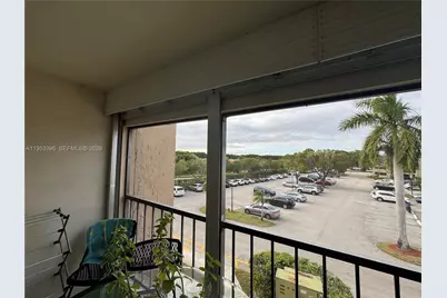 240 Lakeview Dr #308, Weston, FL 33326 - Photo 12