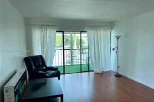 240 Lakeview Dr, Weston, FL 33326 - Photo 8