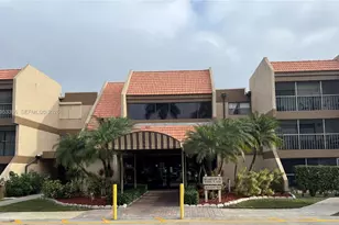 240 Lakeview Dr, Weston, FL 33326 - Photo 1