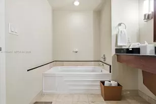 18001 Collins Ave, Sunny Isles Beach, FL 33160 - Photo 16