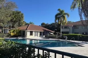 8329 Coral Lake Dr, Coral Springs, FL 33065 - Photo 4