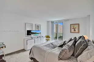 100 Bayview Dr, Sunny Isles Beach, FL 33160 - Photo 10