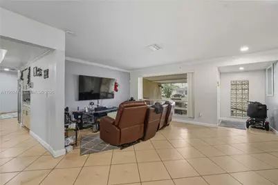 7630 Embassy Blvd, Miramar, FL 33023 - Photo 12