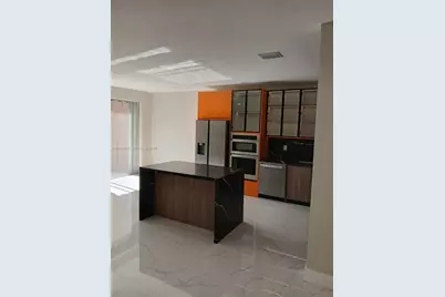 1065 River Birch St #1065, Hollywood, FL 33019 - Photo 4
